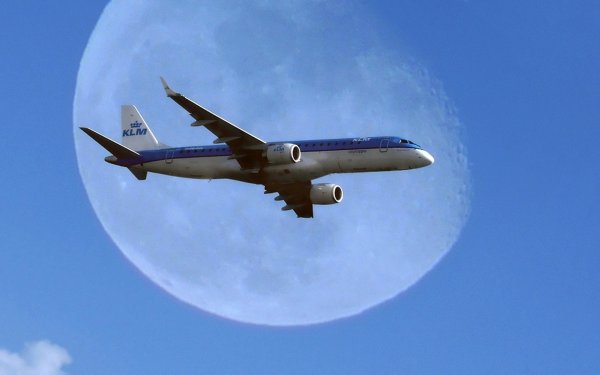 Улетающий самолет