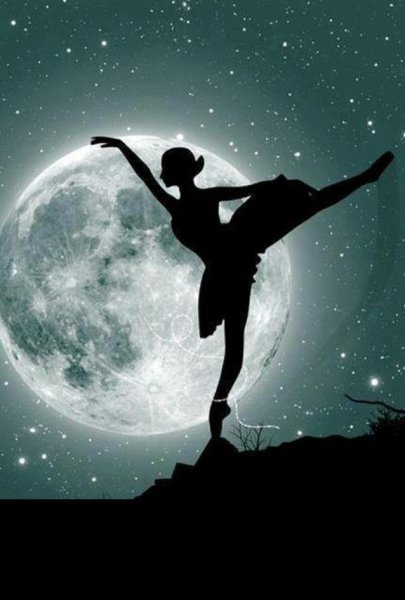 Девочка тянется к звезде