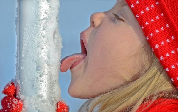 Языком к железу на морозе