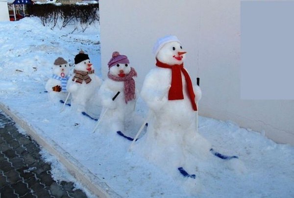 Снеговик фигура из снега
