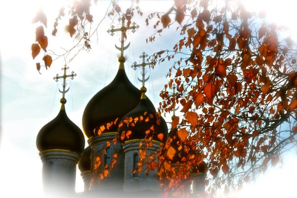 Храм купола осень