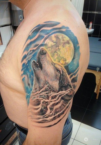 Тату волк и Луна
