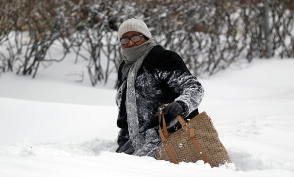 Человек в снегу