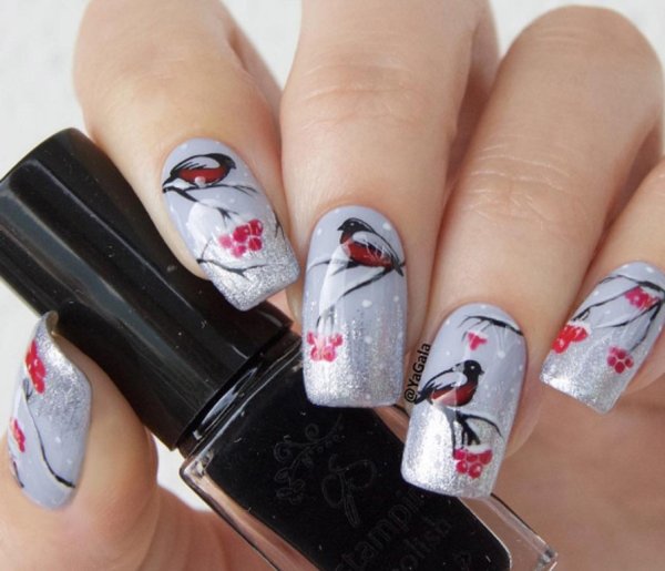 Маникюр Снегири и рябина