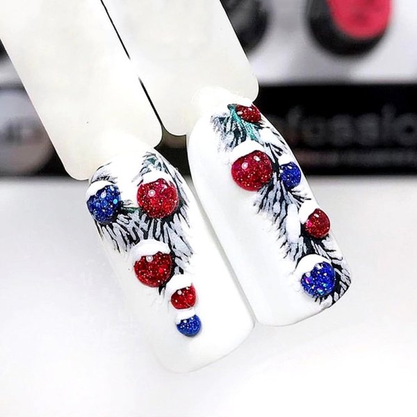 Новогодний дизайн ногтей