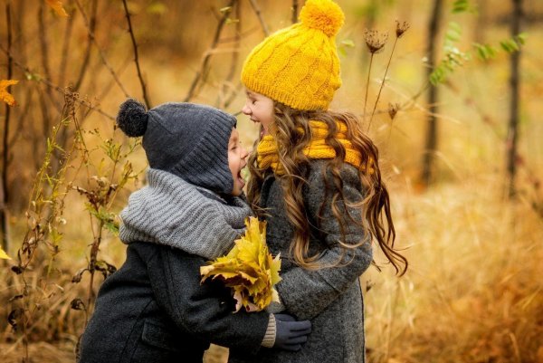 Дети осенью