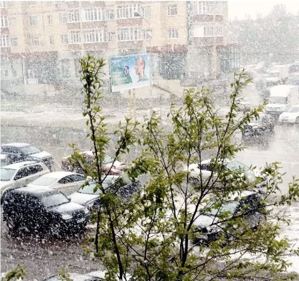 Снегопад летом