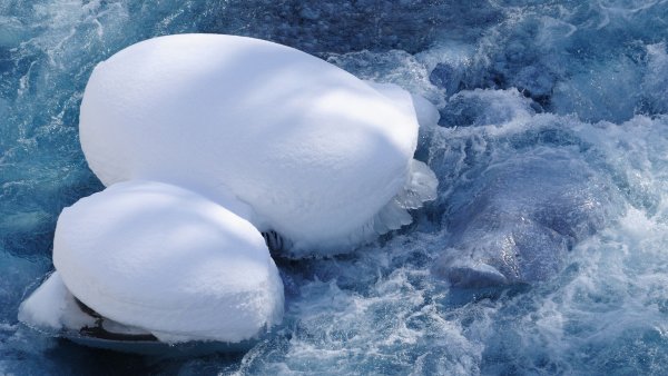 Вода снег лед