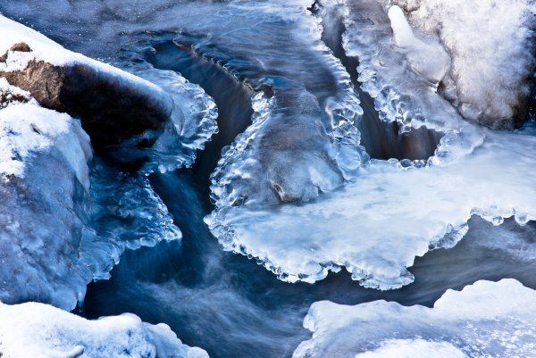 Снег на воде