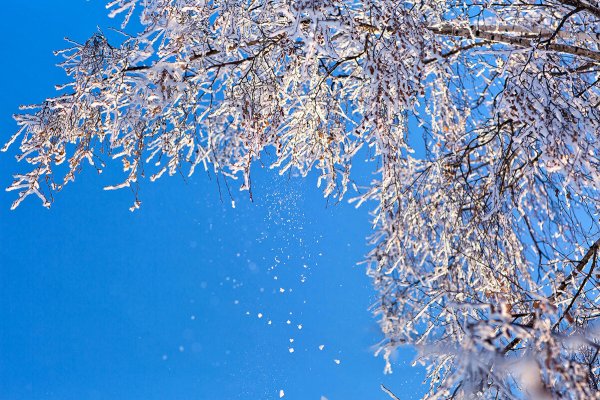 Снег кружит