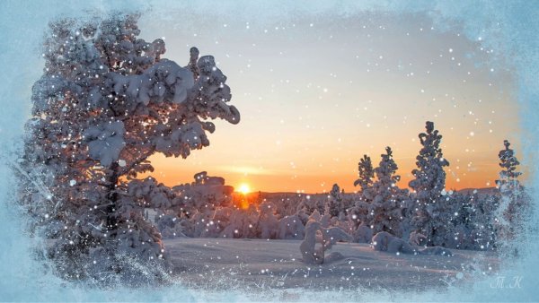 Снег кружится и падает