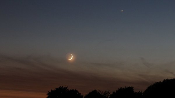 Убывающая Луна на небе