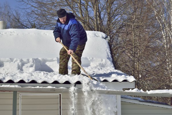 Чистка снега
