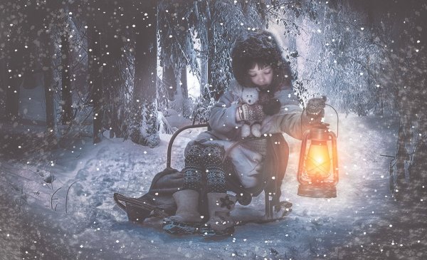 Фотосессия с фонарем в зимнем лесу