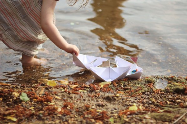 Бумажный кораблик