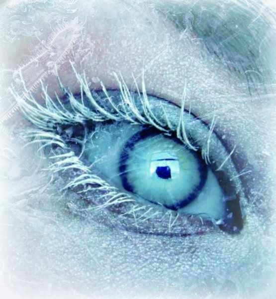 Снежная Королева с голубыми глазами