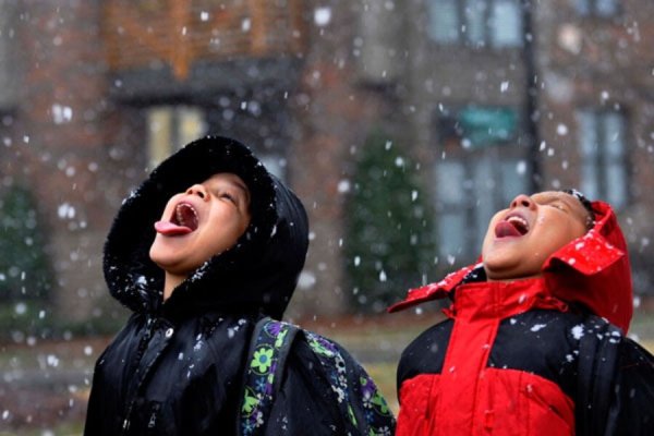 Ловлю снежинки ртом