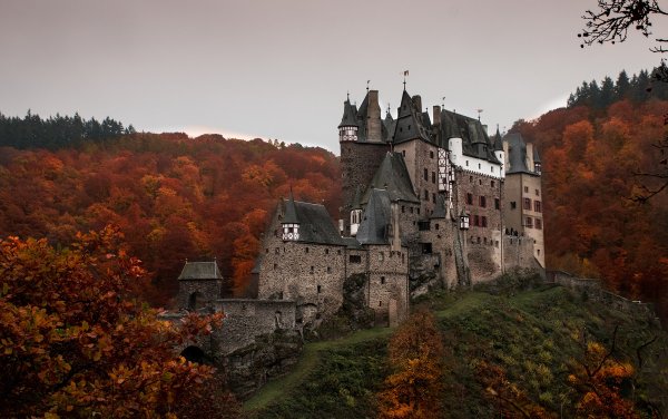 Nottingham Castle осенью