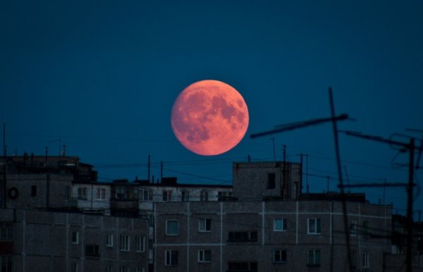 Кровавая Луна затмение