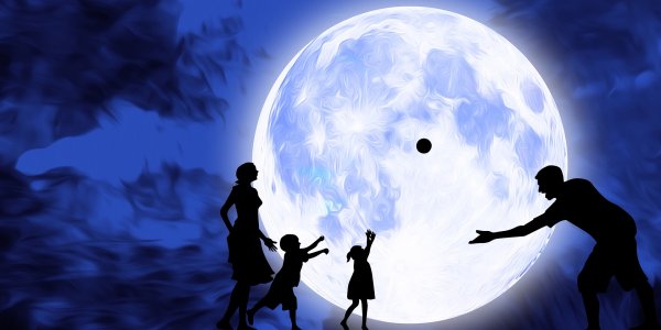 Семья ночью