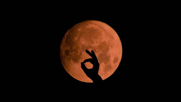 Луна обои 4к