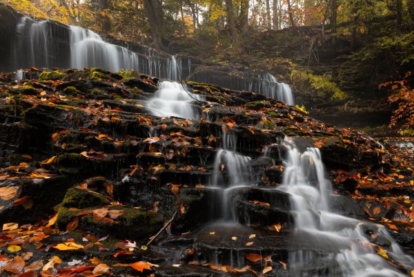 Водопад осенью