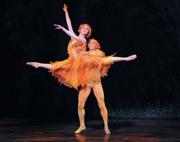 Танцоры и осень