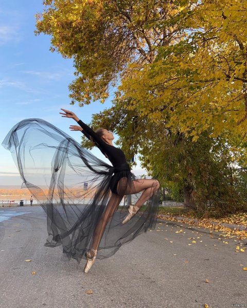 Балерина осень