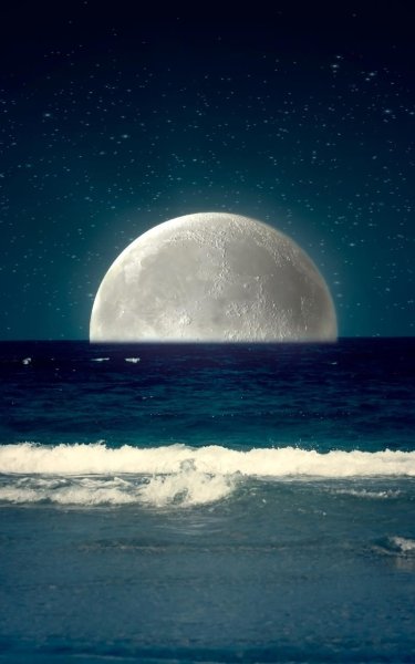 Лазурный свет Луны