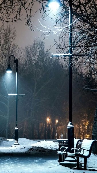 Снег фонарь