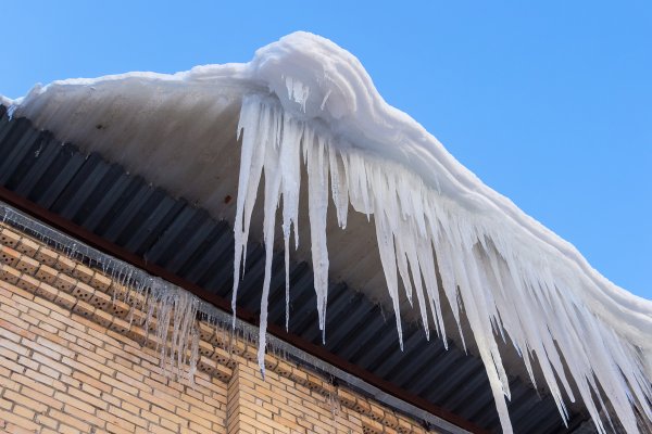 Наледь на вентиляционном колпаке
