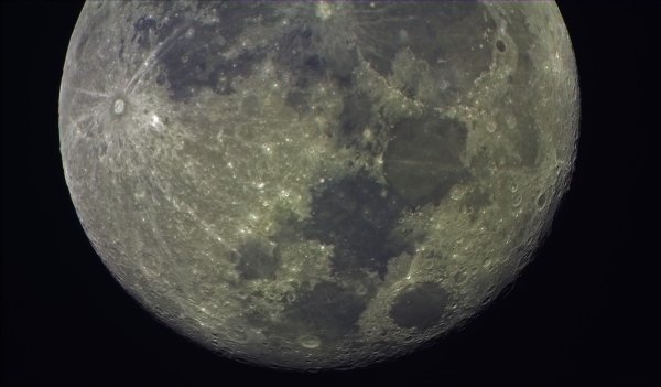 Луна в телескоп Хаббл