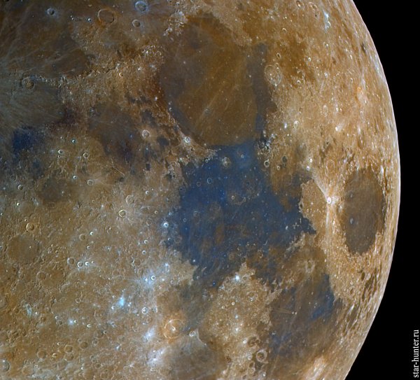 Цветной снимок Луны