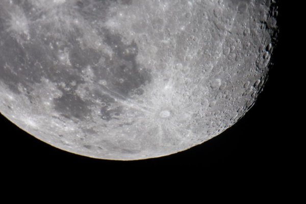 Луна в телескоп