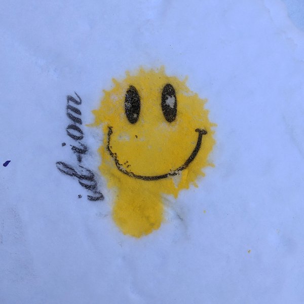 Желтый снежок