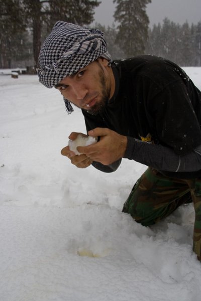 Желтый снежок