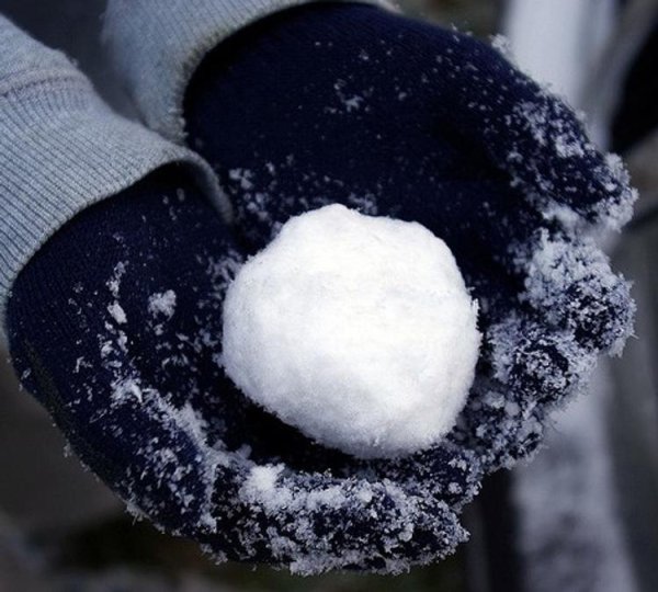 Комочек снега