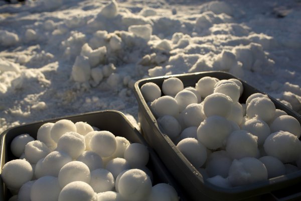 Снежные комочки для детей