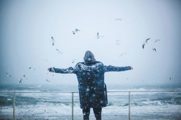 Человек в снегу