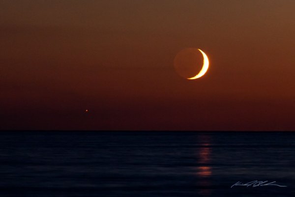 Полумесяц над морем