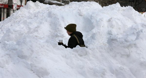 Человек сугроб прикол