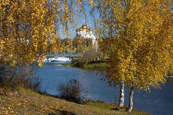 Золотая осень Березовая роща Церковь
