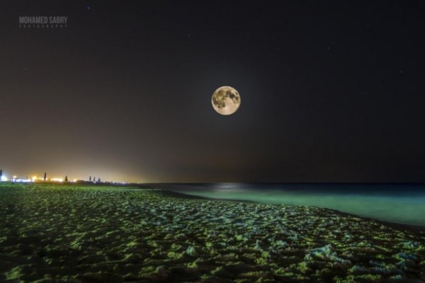 Луна красивый вид