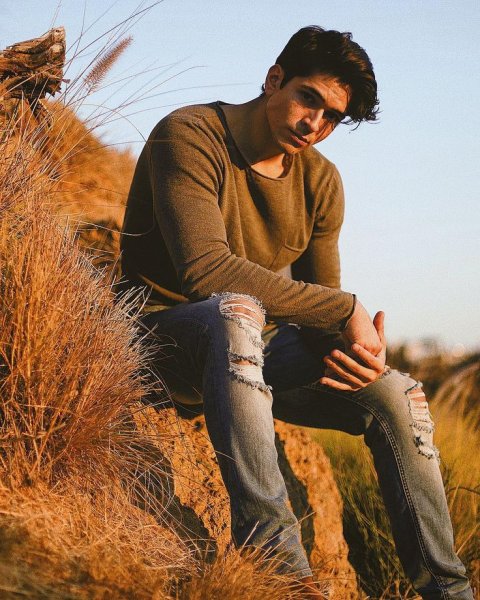 Фотосессия с парнем на природе