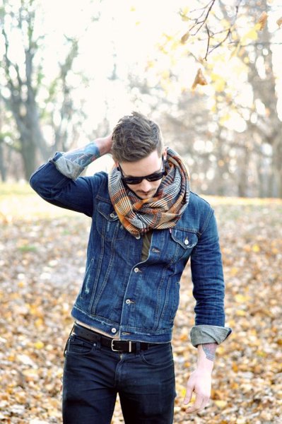 Джинсовка с шарфом мужской