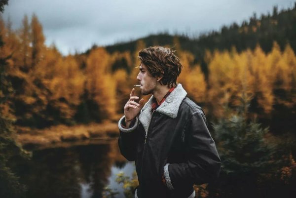 Парень с сигаретой