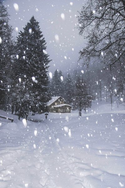 Снег идет