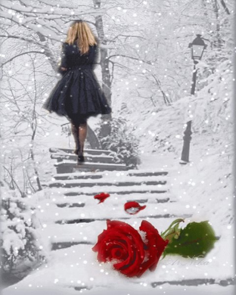 Девушка уходящая в снегопад