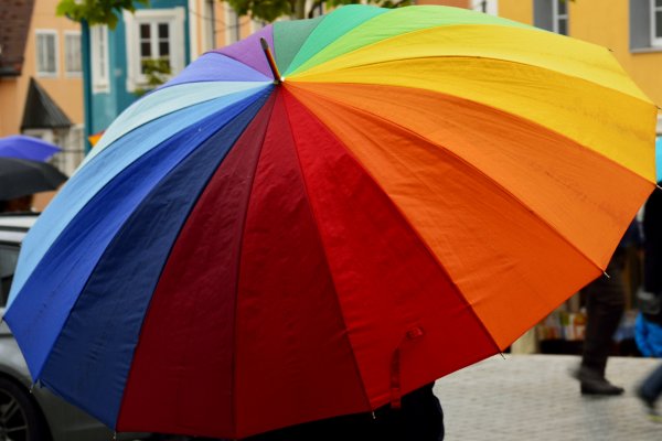 Разноцветные зонтики