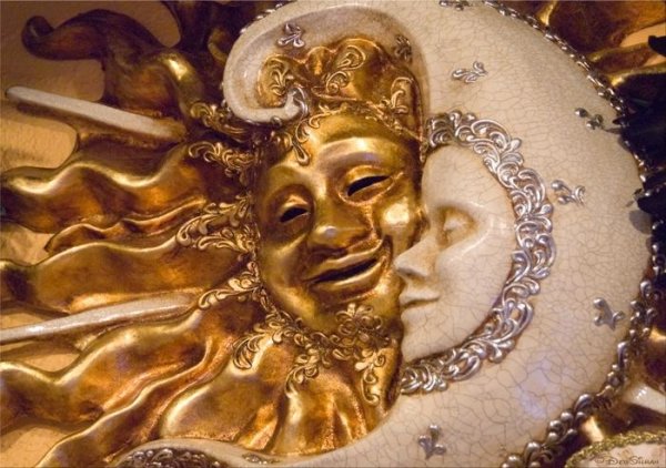 Венецианский карнавал маски солнце и Луна